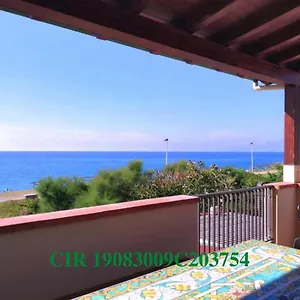 capo-dorlando-apartments-sabbia.sicilyhotelsitaly.net/
