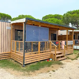  Kemping Estivo Premium Deluxe Mobile Homes On Malibu Olaszország