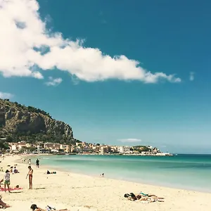 beach-house-mondello.sicilyhotelsitaly.net/
